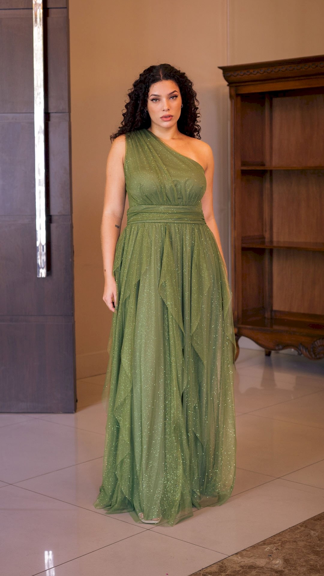 VESTIDO LONGO LUREX UMA ALÇA E BABADOS