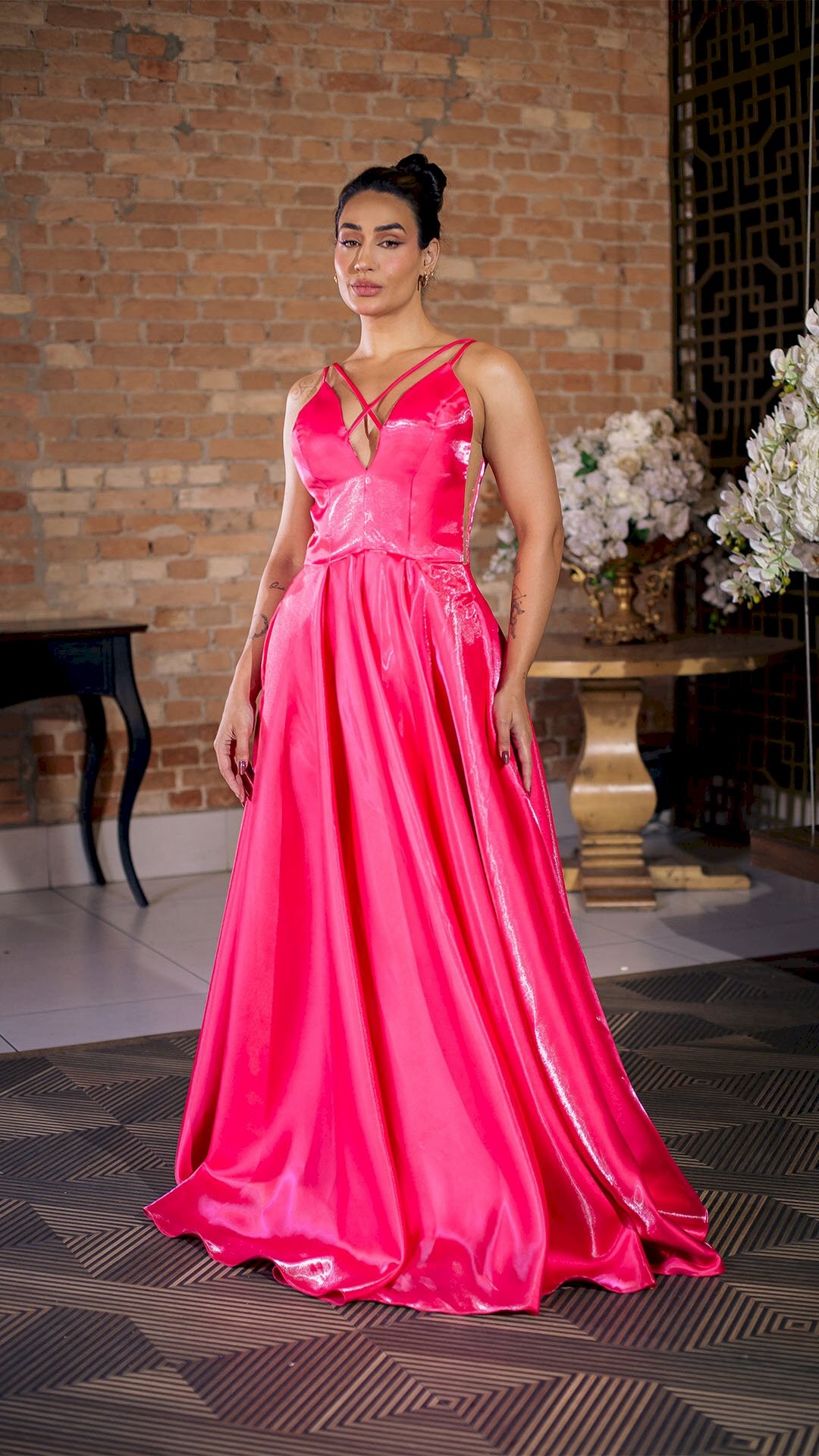 VESTIDO LONGO ACETINADO DE ALÇAS