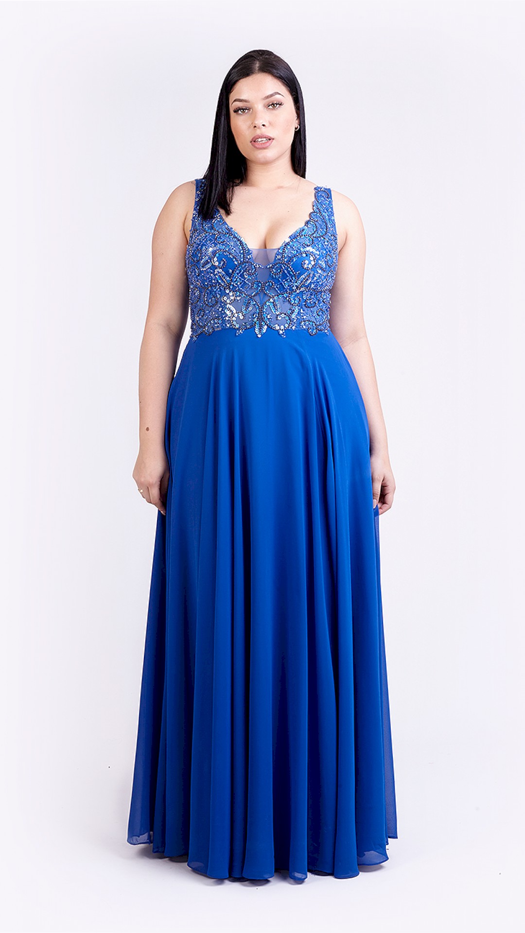 VESTIDO LONGO VOAL COM FENDA E PEDRARIA NO BUSTO