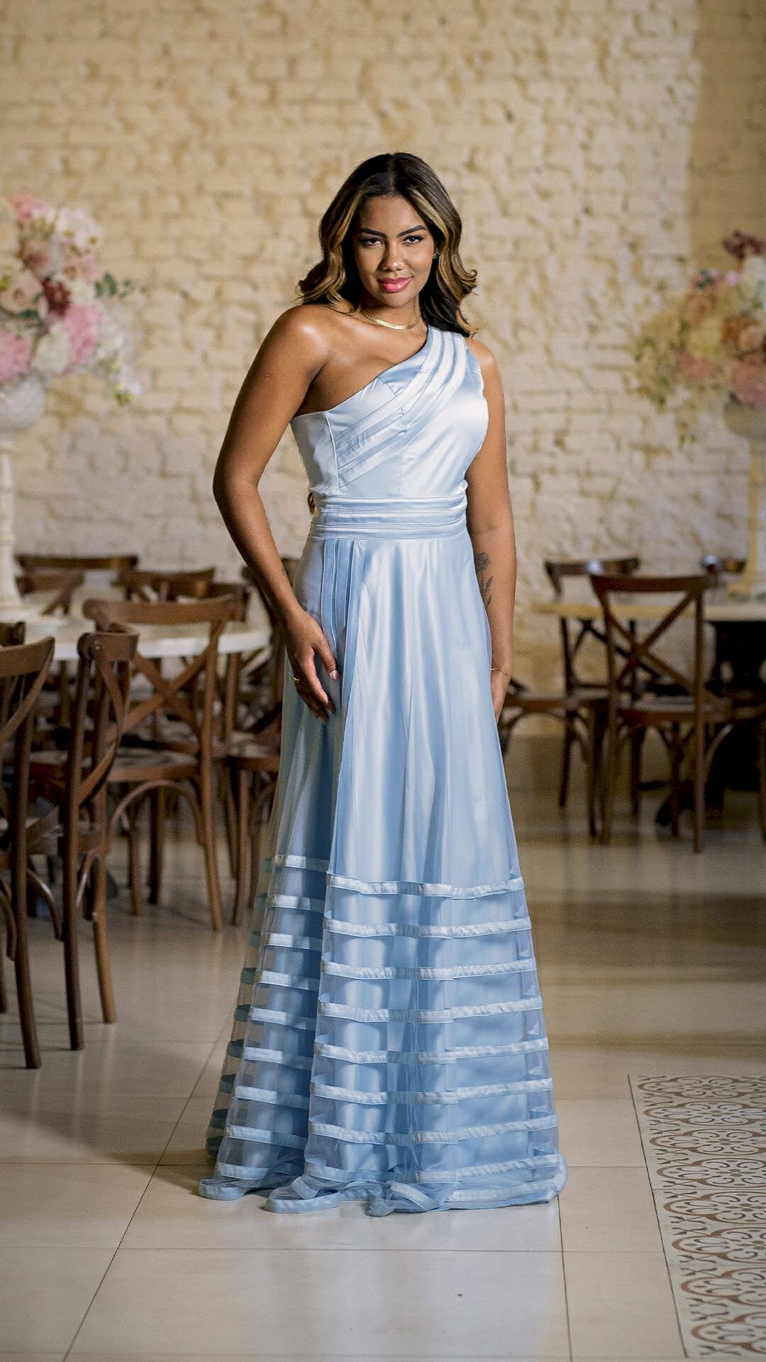 VESTIDO LONGO UM OMBRO SÓ FITADO