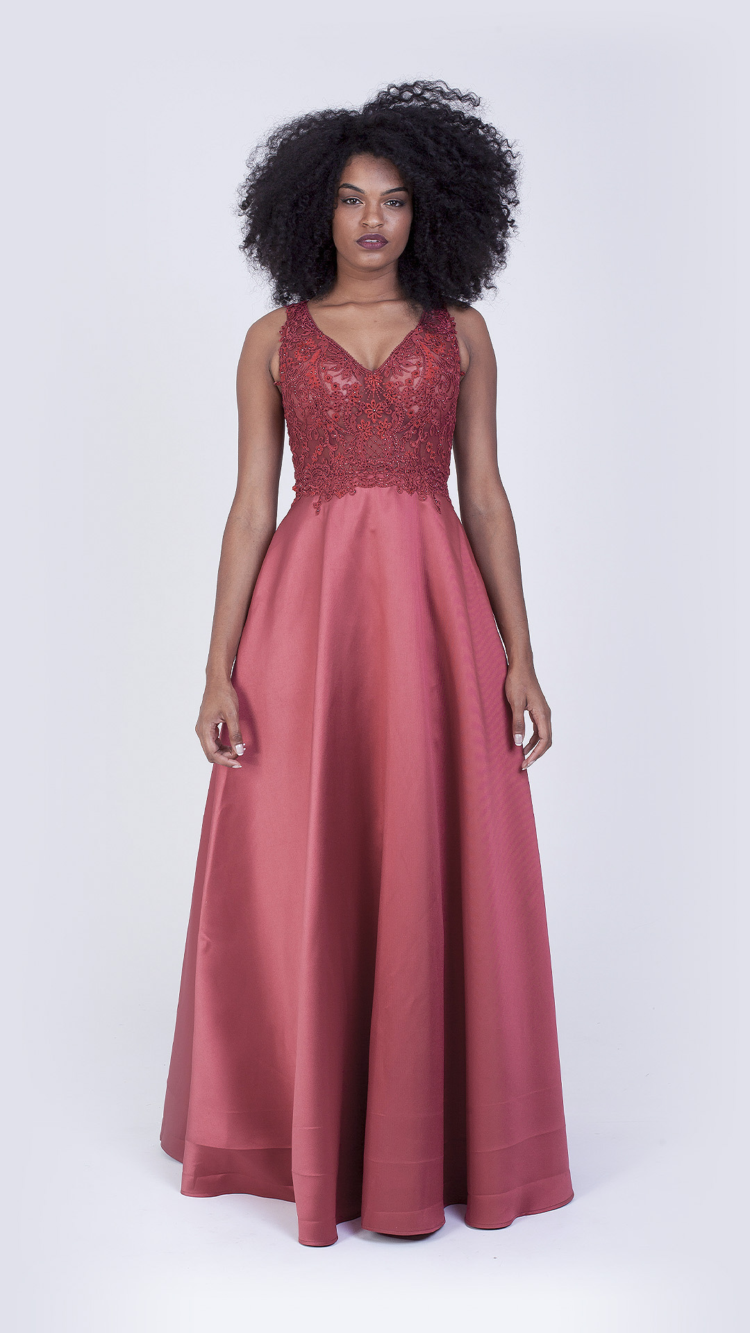 VESTIDO LONGO SAIA TAFETÁ COM STRASS NO BUSTO