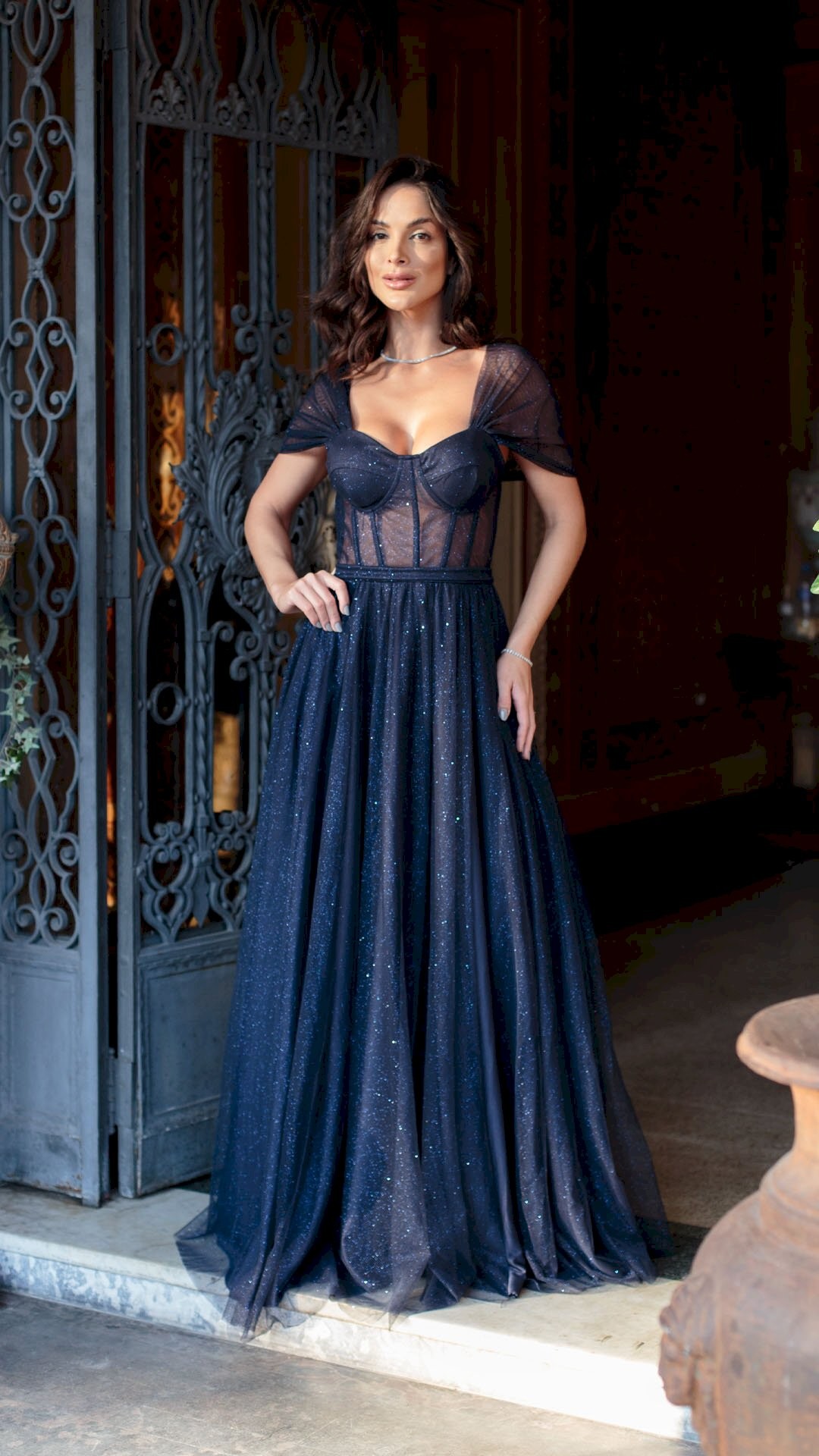 VESTIDO LONGO LUREX MANGA PRINCESA COM FENDA
