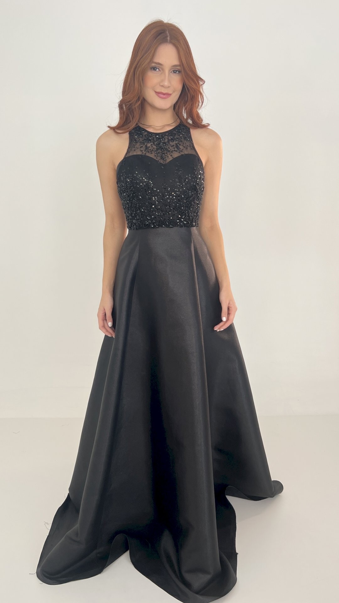VESTIDO LONGO T.Q.C COM CROPPED DE PEDRARIA