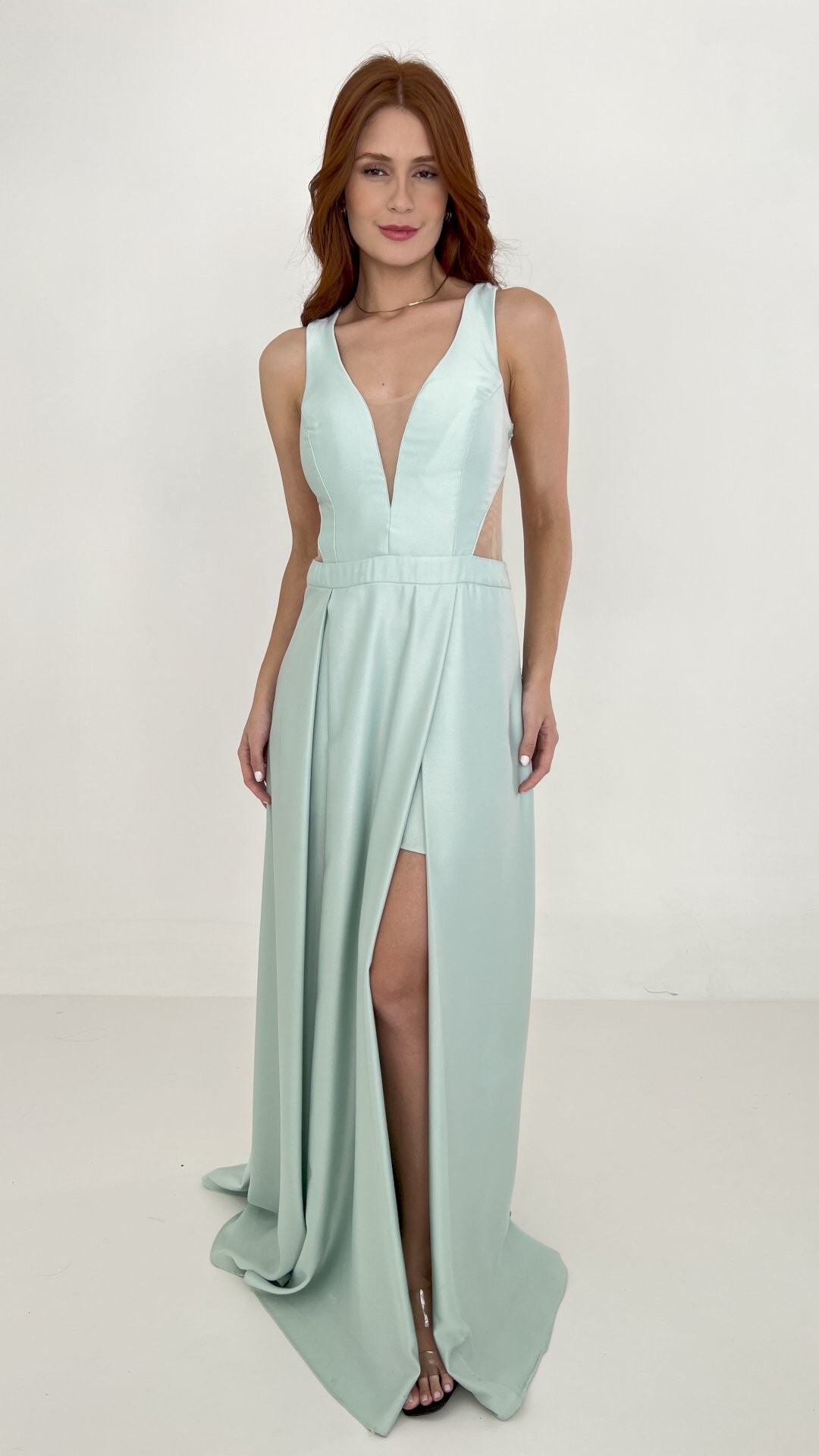 VESTIDO LONGO REGATA COM TULE E FENDA