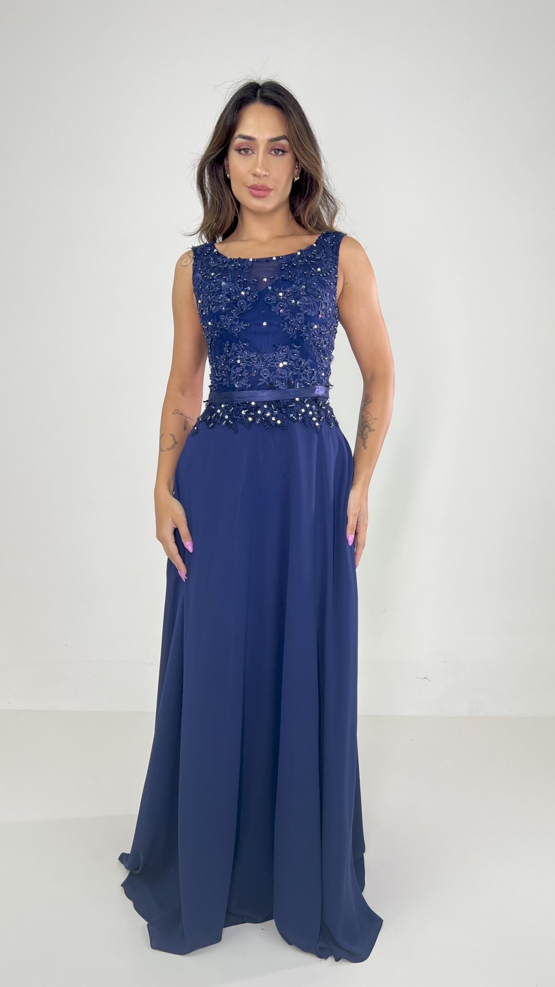 VESTIDO LONGO VOAL COM GRIPPIR E CINTO