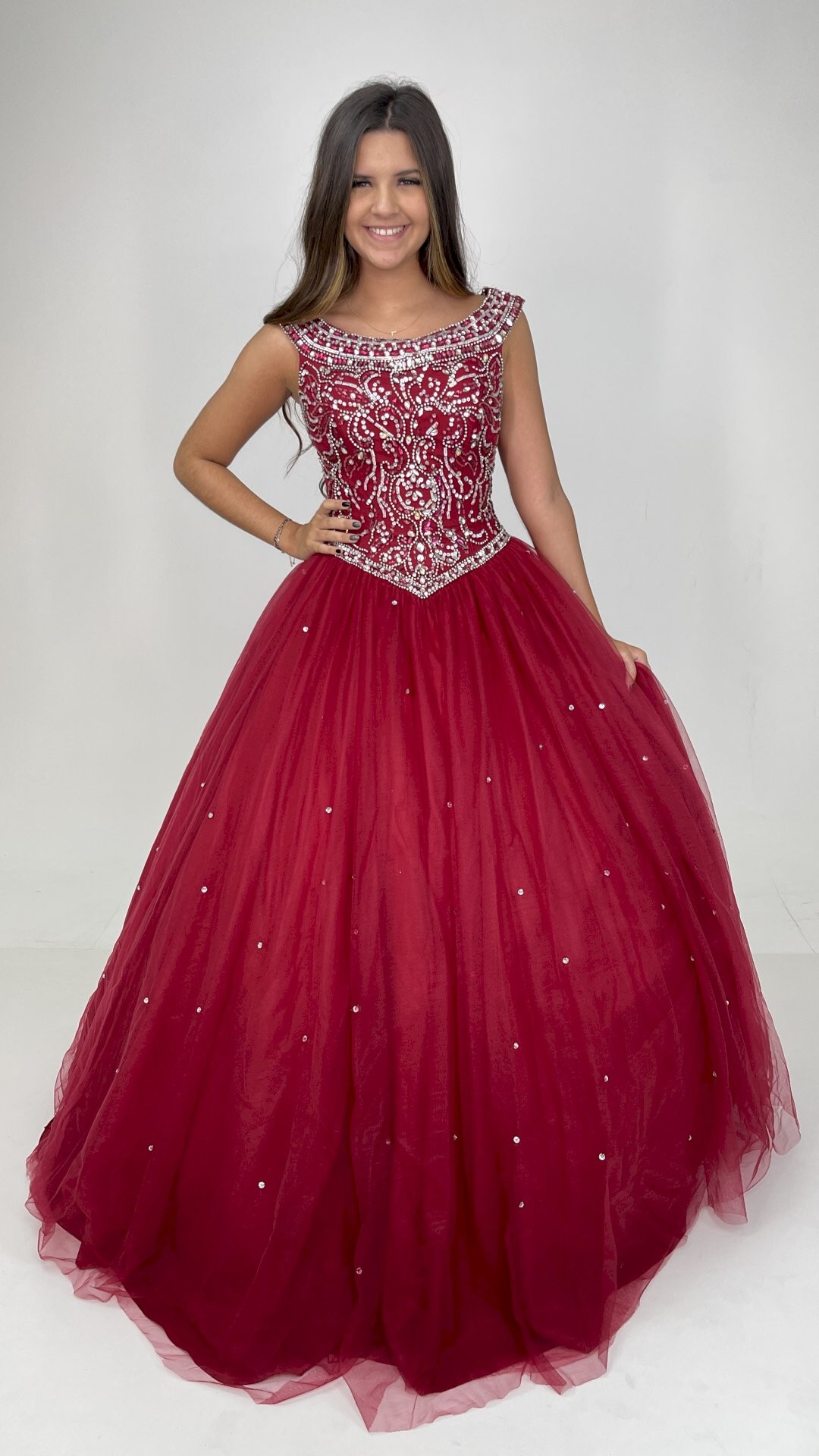 VESTIDO LONGO DEBUTANTE COM PEDRARIA E TRANÇADO