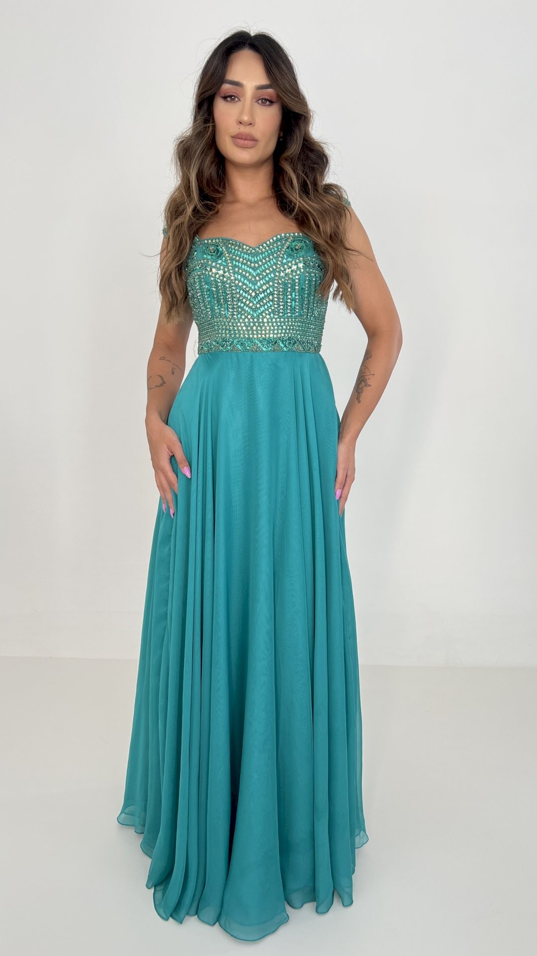 VESTIDO LONGO PEDRARIA BUSTO DECOTE CORAÇÃO