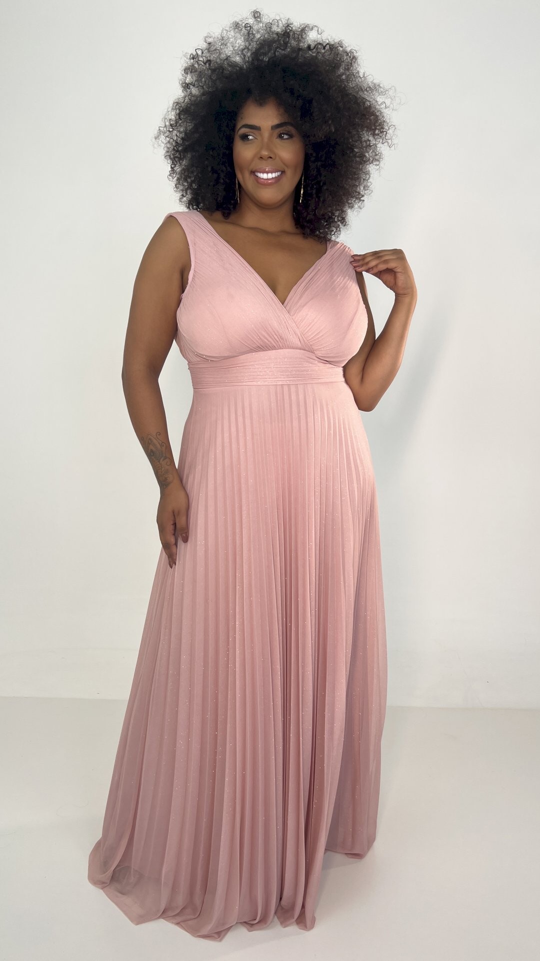 VESTIDO LONGO BUSTO E SAIA PLISSADA COM DRAPEADO NA CINTURA