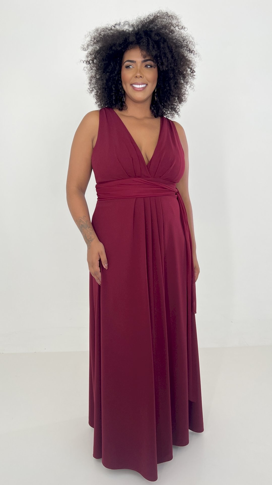 VESTIDO LONGO REGATA COM AMARRAÇÃO NA CINTURA