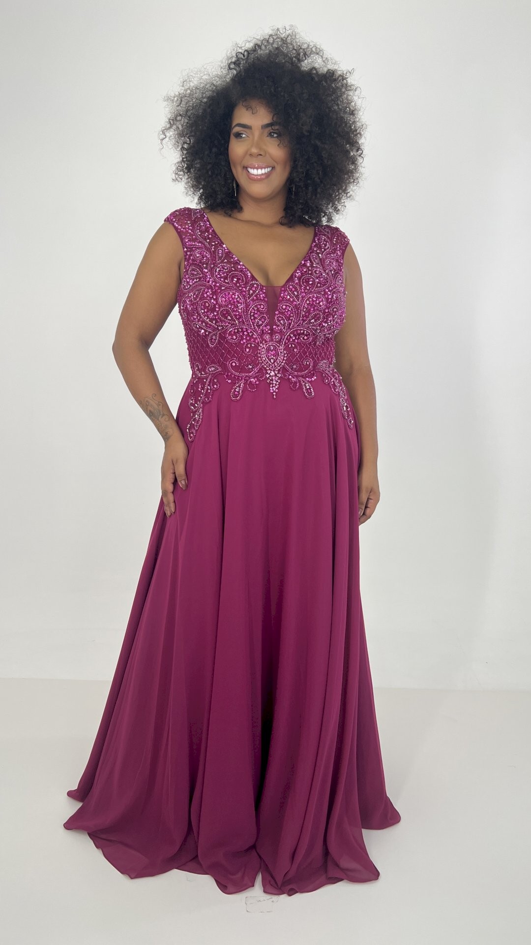 VESTIDO LONGO VOAL COM BUSTO BORDADO