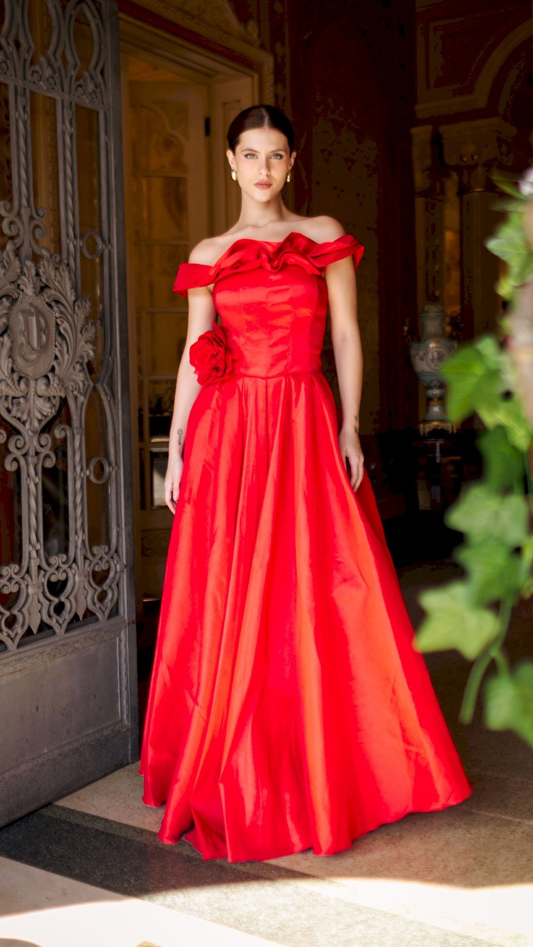 VESTIDO LONGO TAFETA OMBRO A OMBRO COM FLOR