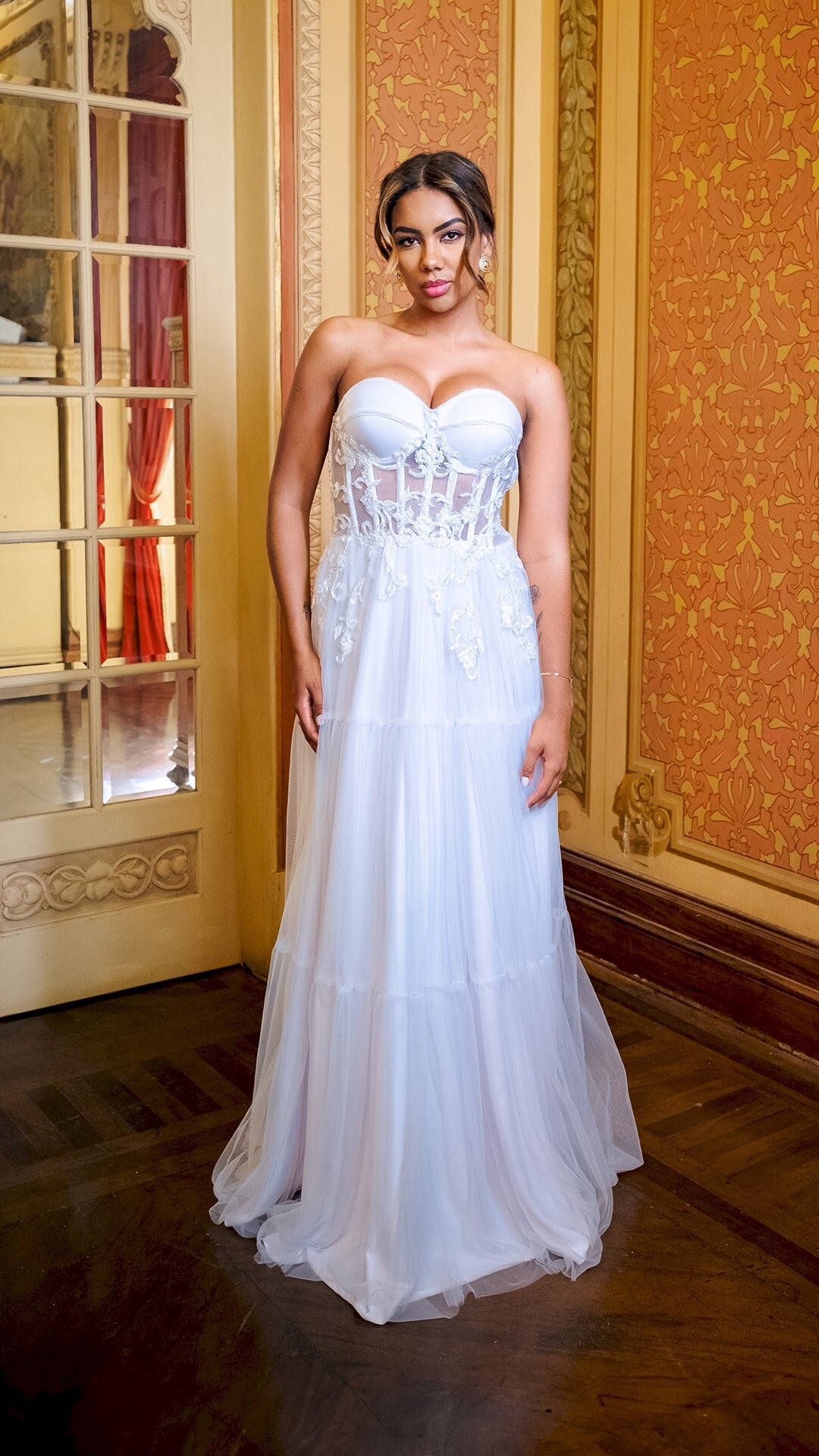 VESTIDO LONGO DE TULE TQC BORDADO