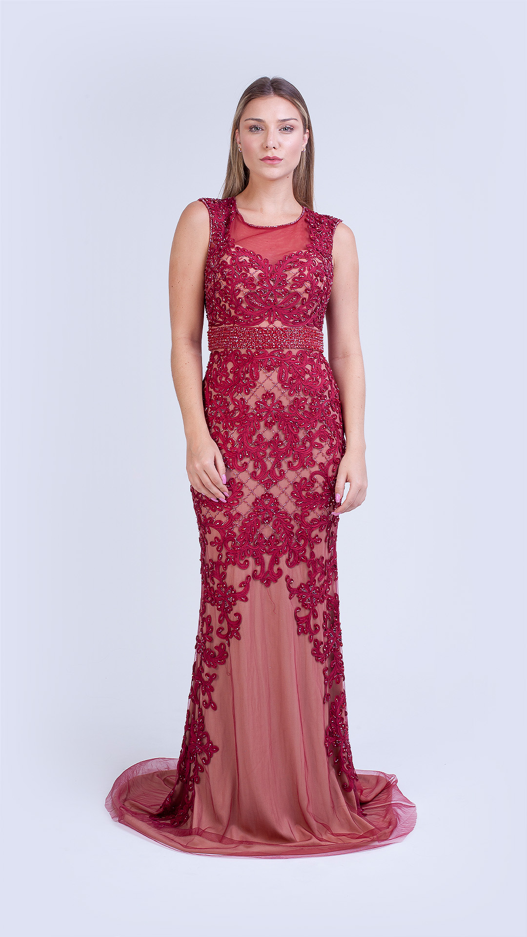 VESTIDO LONGO COM PEDRARIA E CINTO DE VIDRINHOS