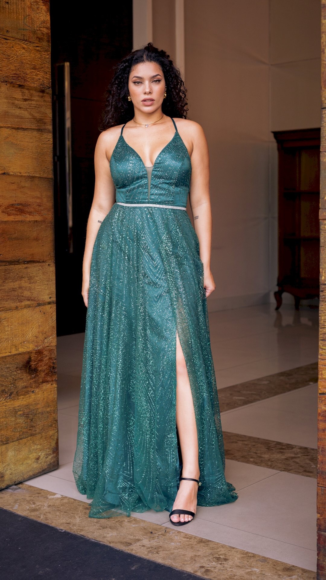 VESTIDO LONGO GLOW COM CINTO DE VIDRILHOS